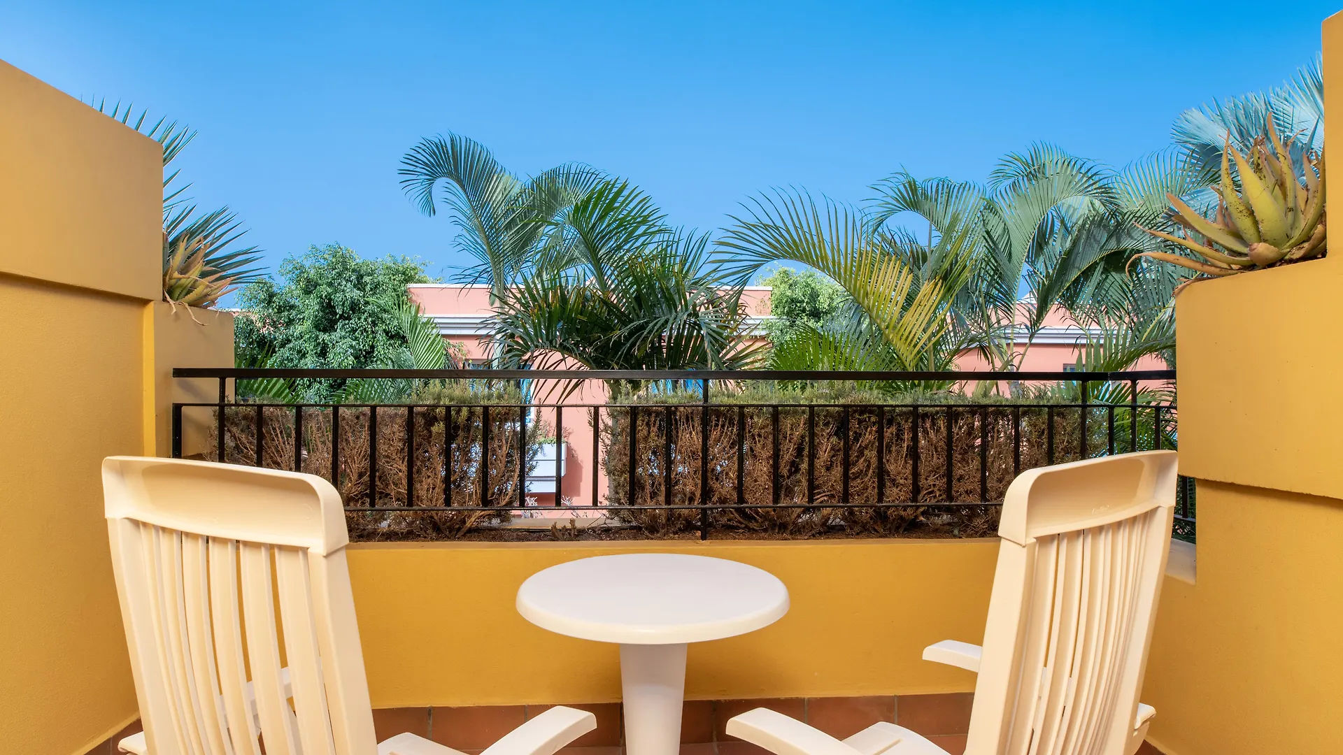 **** Hotel Landmar Costa Los Gigantes Family Resort Puerto de Santiago  Spanien