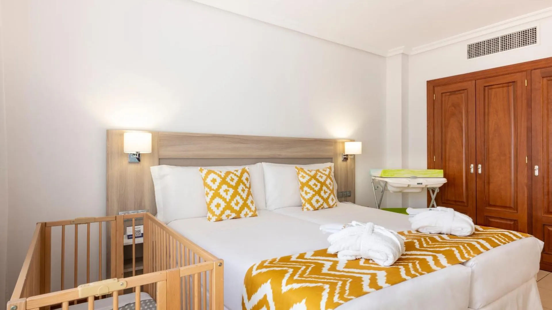 Landmar Costa Los Gigantes Family Resort Puerto de Santiago  Spanien